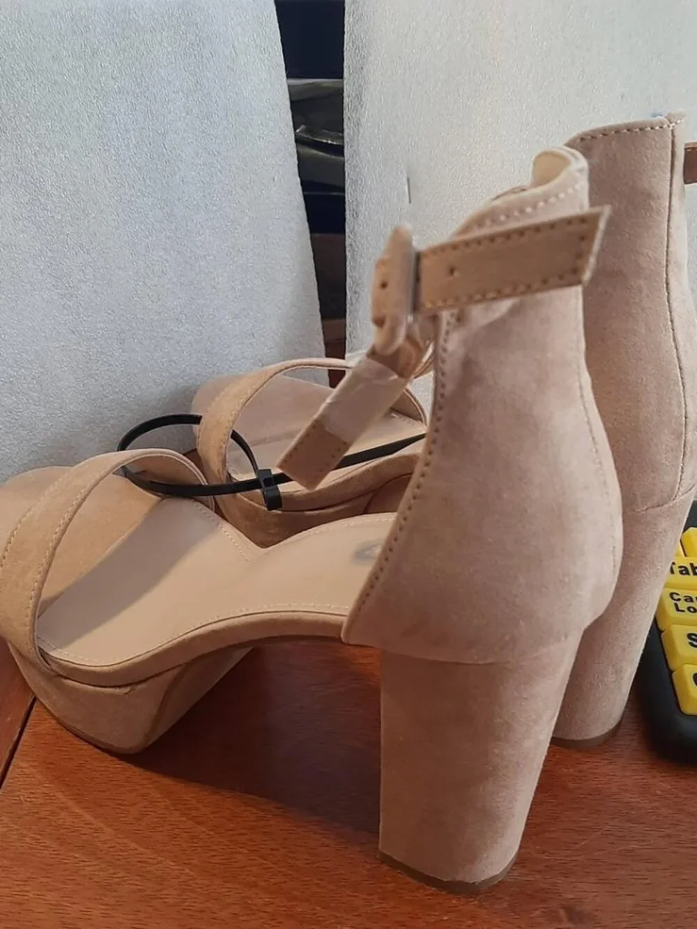 NEW ! Women Ankis Suede Platform Open Toe Strap Sandal  Beige Size 9